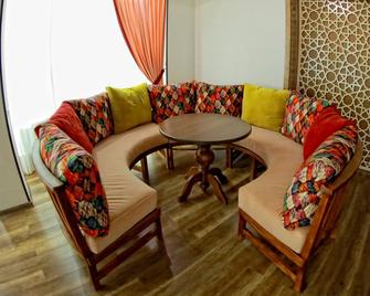 Manija Hostel - Samarkand - Living room