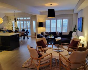 Exclusive Townhome near West-Side Trails - Waterloo - Lounge