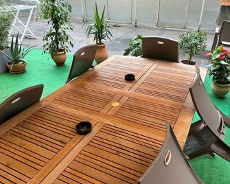 Carloalbertoapartmentrooms - Ancona - Patio