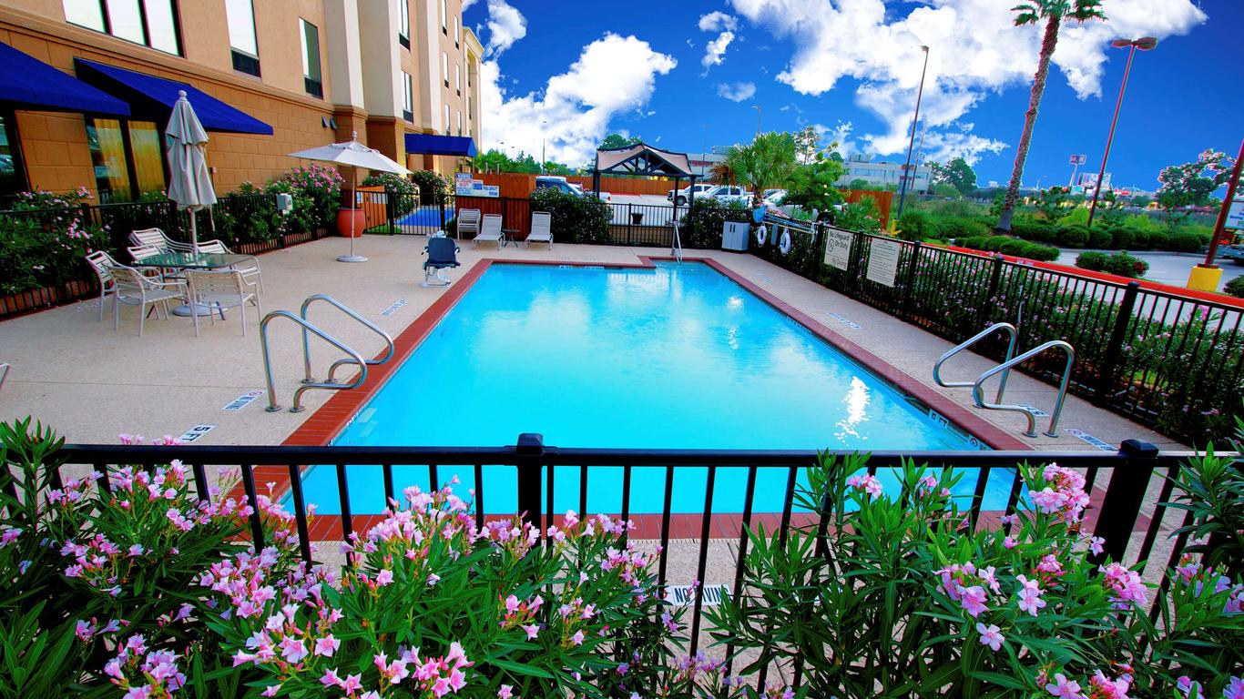 Hampton Inn & Suites Tomball