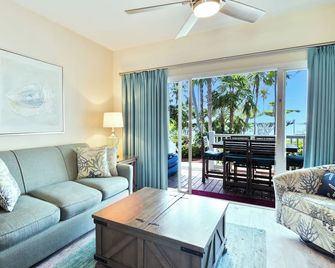 Crystal Waters - Waterfront Villa in Duck Key - Duck Key - Living room
