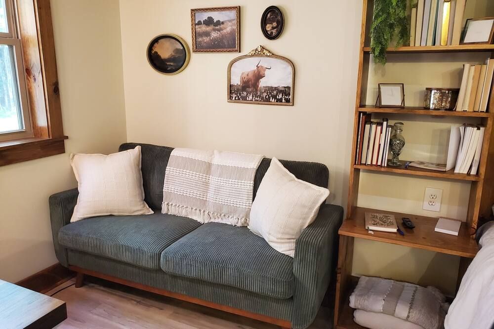 Hideaway Haven Farm Cottage Experience