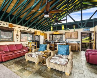 Private, Ocean Front Home With Private Pool, Amazing Place! - Captain Cook - Lounge