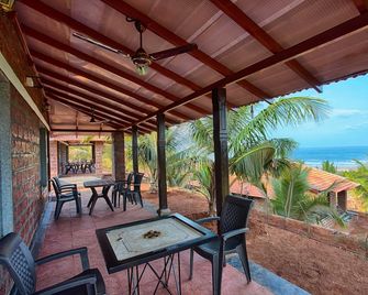 Beachfront Villas - Ganpati Pule - Balcony