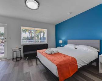 Amazing Balcony Studio At The Beach With - Hollywood - Camera da letto