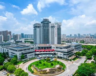 Ibis Styles Hotel Shaoxing Lu Xun Native Place - Shaoxing - Bygning