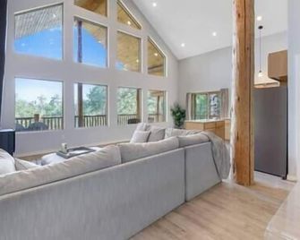 Aspen Grove Cabin Above Park City with Hot Tub - Coalville - Sala de estar