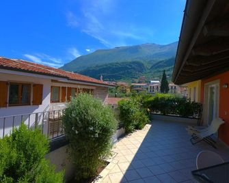 La Madrugada - Malcesine - Parveke