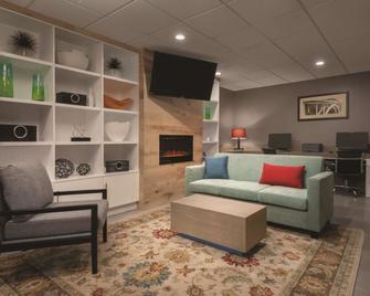 Candlewood Suites Oklahoma City - Bricktown - Oklahoma City - Living room