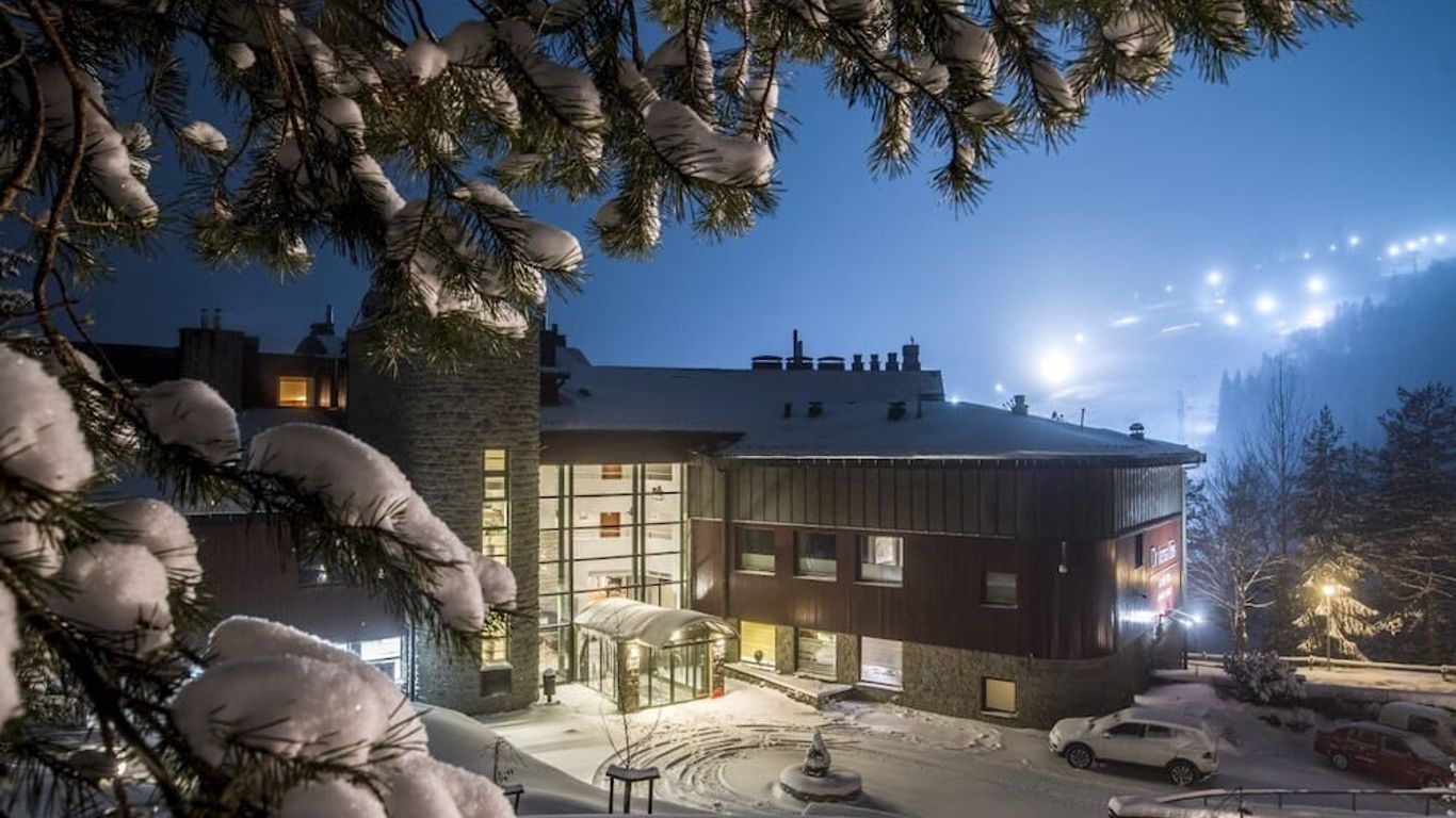 โรงแรม สปา ดร.อิเรนา เอริส ครีนิกา ซดรอย 12+