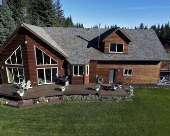 Cozy Cove Inn - Homer - Building