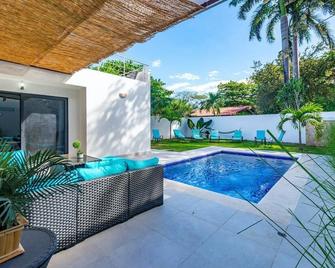 Ultramodern Townhome With An Inviting Co - Potrero - Piscina