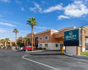 Quality Inn & Suites Near Downtown Mesa - Mesa - Edificio