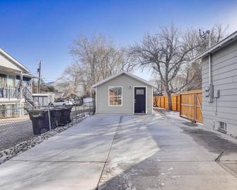 Cedar City Studio Retreat Patio, Fire Pi - Cedar City - Building