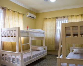 Brannic Lodge - Accra - Schlafzimmer