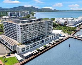 Waters Edge at Harbour Lights - Poolside Convenience - Cairns - Bâtiment