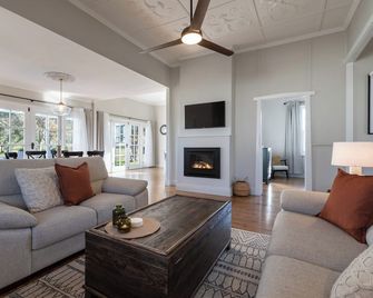 Pokolbin Farm Stay - פוקולבין - סלון