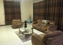Vervet Villa Fully Furnished Appartment - Mukono - Living room