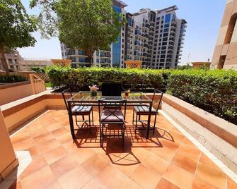 50% Off | New Listing | Private Garden, Pool, Gym - Dubai - Balcony