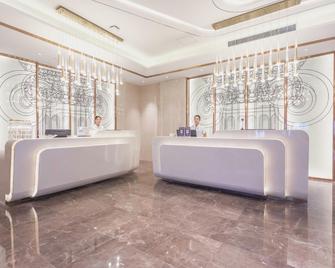Nanhua Hotel - Nanning - Front desk
