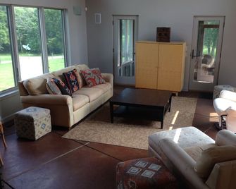 Unique home five minutes from Miami University - Oxford - Obývací pokoj