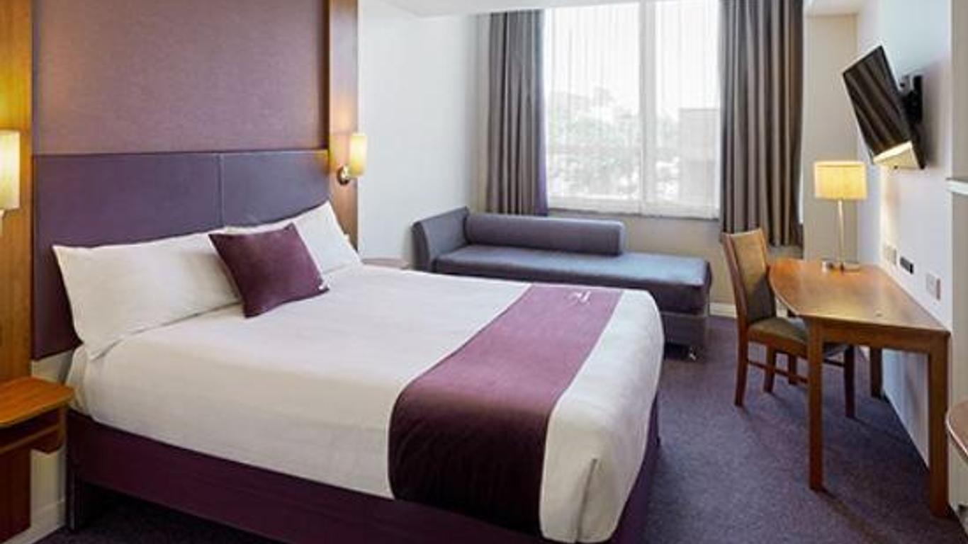 Premier Inn Swansea Waterfront