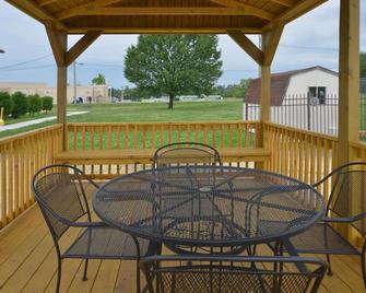Short Drive to Harrah’s Metropolis Casino! Free Parking, Pets are Welcome! - Paducah - Balkón