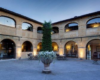 Parador de Cangas de Onis - קאנגאס דה אוניס - מסעדה