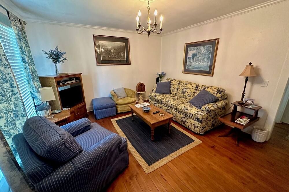 The Hummingbird Cottage - Entire House - Holly Springs - Sala de estar