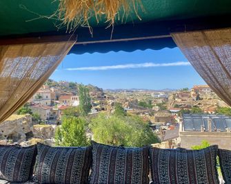 Vaveyla Cave Hotel - Mustafapaşa - Balcón