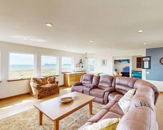 Cape Satisfaction - Ilwaco - Living room