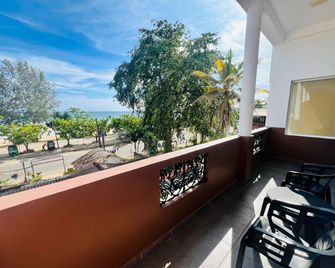 New Golden Bay Resort Weligama - Weligama - Parveke