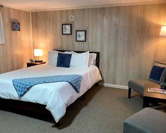 Starry Nights Awaits: Cozy Cabin Near Cherry Spring l Sleep 3 - Coudersport - Bedroom