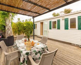 L'eucalyptus, Mobil-Home Avec Exterieur - Hyères