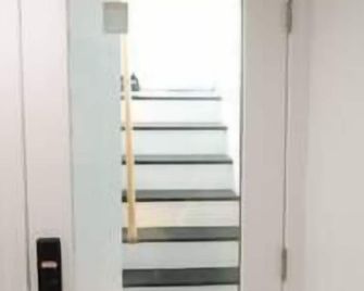 Luxury king bed parking & washer - Schenectady - Aufgang