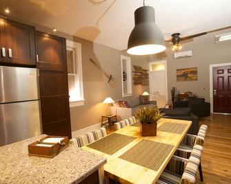 Vetehuset-Skorda: Quiet Downtown Loft w/Elevator - Lindsborg - Dining room