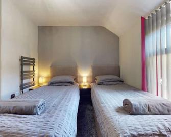 Neat Retreat Graig Pontypridd - Pontypridd - Bedroom