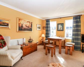 1 The Cross - Dunkeld - Living room