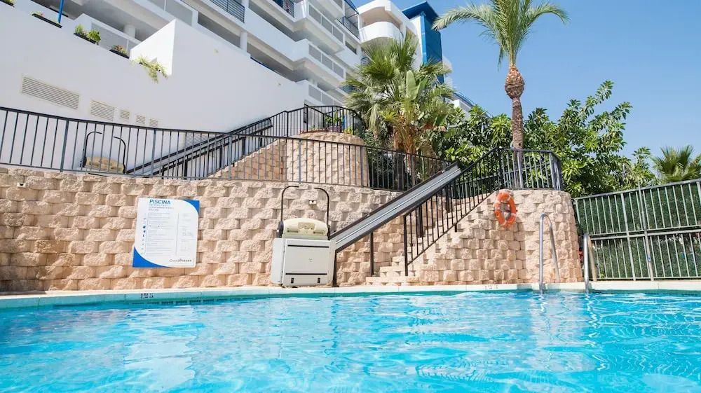 Residential Los Patos - בנאלמדנה - בריכה