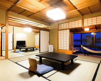 Apa Hotel & Resort Kaga Katayamazu Onsen Kasuikyo - Kaga - Essbereich