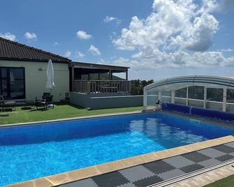 Novavista - Inn Pico - Criação Velha - Piscina