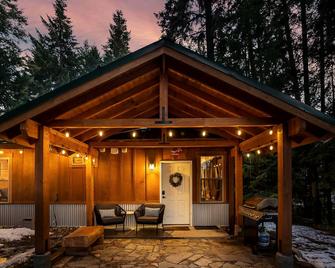 Painted Pony Cabin by NW Comfy Cabins - Leavenworth - Patio