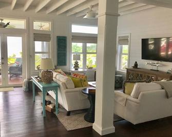 Sea of Abaco With Dock - Great Guana Cay - Sala de estar