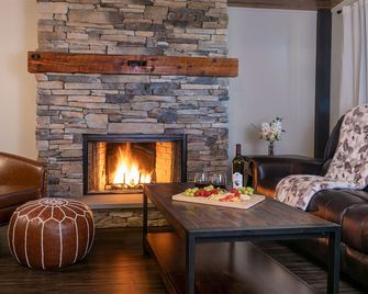 A Frame on the Ridge near Smuggler's Notch - Jeffersonville - Living room