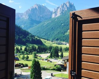 Hotel El Paster - Pozza di Fassa - Θέα στην ύπαιθρο