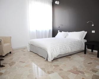 Torregiardino - Abbiategrasso - Habitación