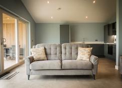 Platinum Lakeside Lodge at Mullans Bay - Enniskillen - Living room