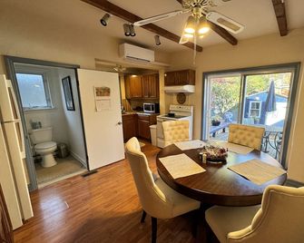 The Tow Path House On D&R Canal - Lambertville - Dining room