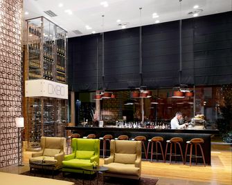 DoubleTree by Hilton Zagreb - Zagreb - Bar