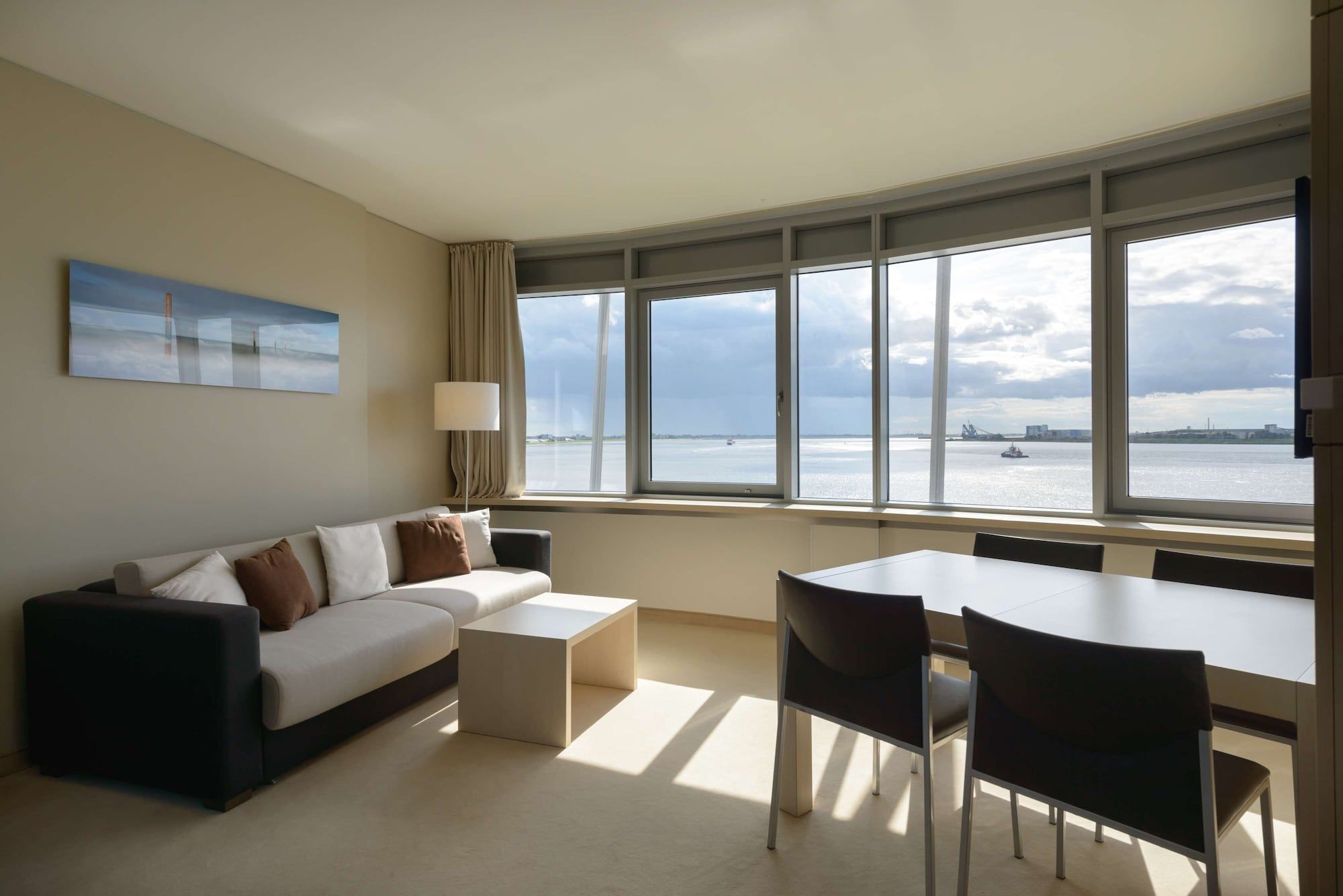 Atlantic Hotel Sail City - ברמרהאבן